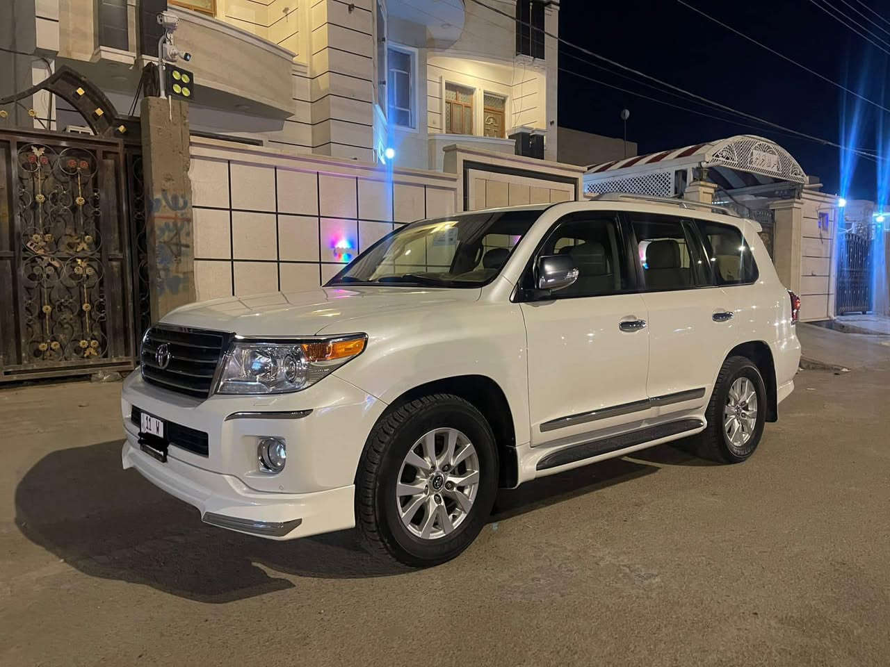 لاندكروز 2015 فول مواصفات ساز رقم بغداد الجديد تحويل ثاني يوم 
ماشيه 130حقيقي السياره كفاله عامه حتئ الدعاميات سبير الشركه مانازل السياره جديده بمعنئ الكلمه محرك 6سلندر مكاني الرمادي 
سعر 39000$وبيها مجال 

‭0783 281 7280‬
