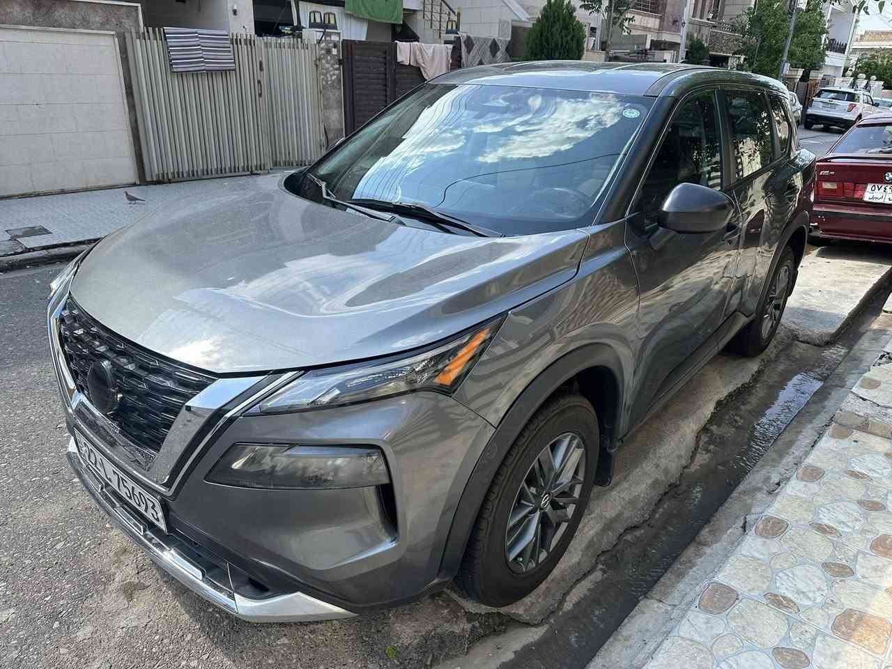 نيسان روج 2021 s 
السيارة اربعة سلندر تنفس طبيعي 2500. وارد امريكي داخل بدون حادث هنا بالعراق صار بيها جاملخ ونص بوند السيارة ماشية 50ميل مكان اربيل رقم سنويه هزه كله جديد


**إذا كنت صاحب هذا الإعلان وتريد حذفه لأي سبب، رجاءا أرسل رسالة إلى الدعم الفني**