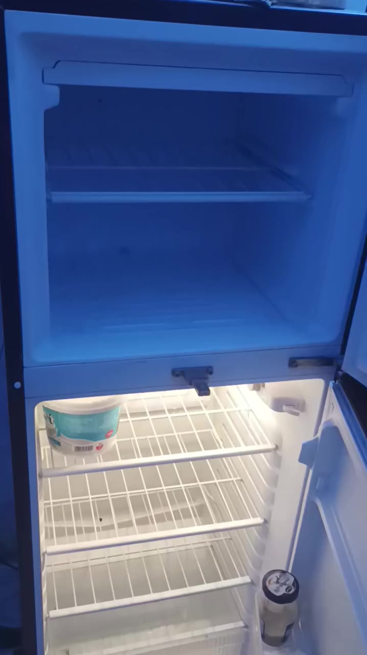 سلام عليكم ثلاجه جديده ستعمال قليل شرط تبريد بعده جديده


**إذا كنت صاحب هذا الإعلان وتريد حذفه لأي سبب، رجاءا أرسل رسالة إلى الدعم الفني**