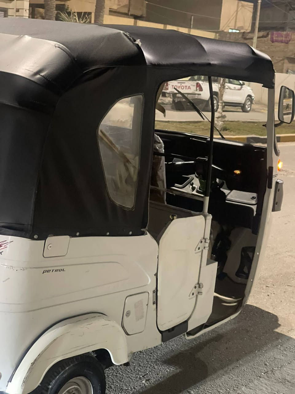 سلام عليكم تكتك موديل 21 بسمي تحويل ثاني يوم تكتك مابيه اي نقص محرك بلادي فقط سنجيل كهربائيات كله شغاله دبلات بلاديه 
مكاني بغداد الحريه 
اتصال فقط 
***********
