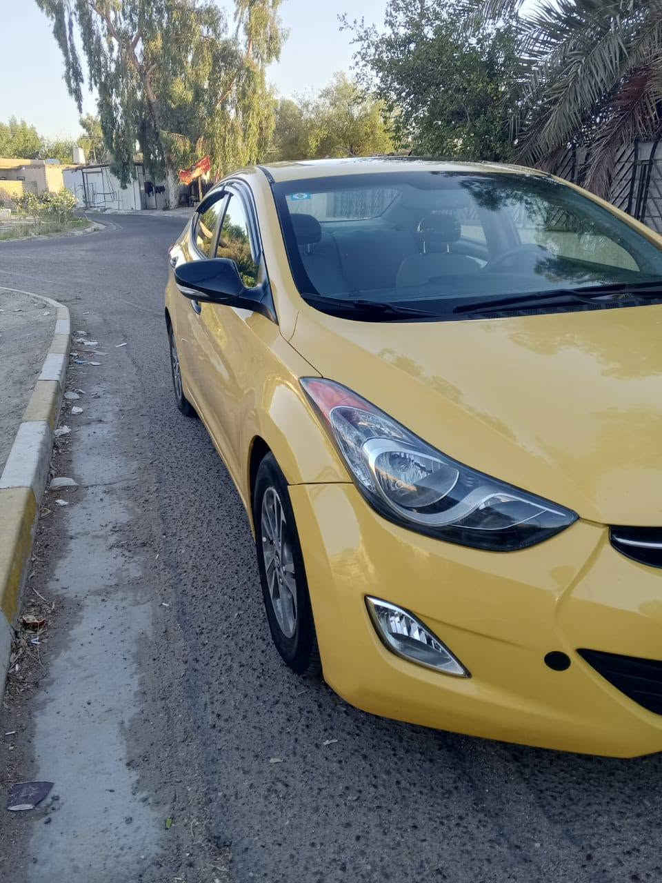 ,النترا ٢٠١٢ وارد امريكي حادث قبغ فقط بدون دواخل اي سونر وديه... قبغ الجنطه مبدل مال كوري ..
السياره فوول موصفات لمتد...
فتحه وبصمه وتبريد بيانو...
السياره محرك ١٨٠٠. دوش 
والدوسه صفت السايق بيه تصليح..
تخم تاير جواها جديد ..
ويل كب والسياره جاهزه باسمي رقم جديد وسنويه جديده..
مكاني بغداد الكرخ 
السعر ب ٨٥ وبيه مجال بسييط للطيبين...
تحويل ثاني يوم...
***********..
