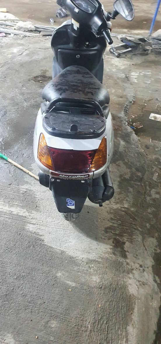 سلام عليكم دراجه سبيسي كفرات بلادي تيرات جدد كهربايات كامله سلف هندر معدل شلعه دراجه كامله مرتبه سعر 325الف عنوان بغداد الطالبيه ***********
