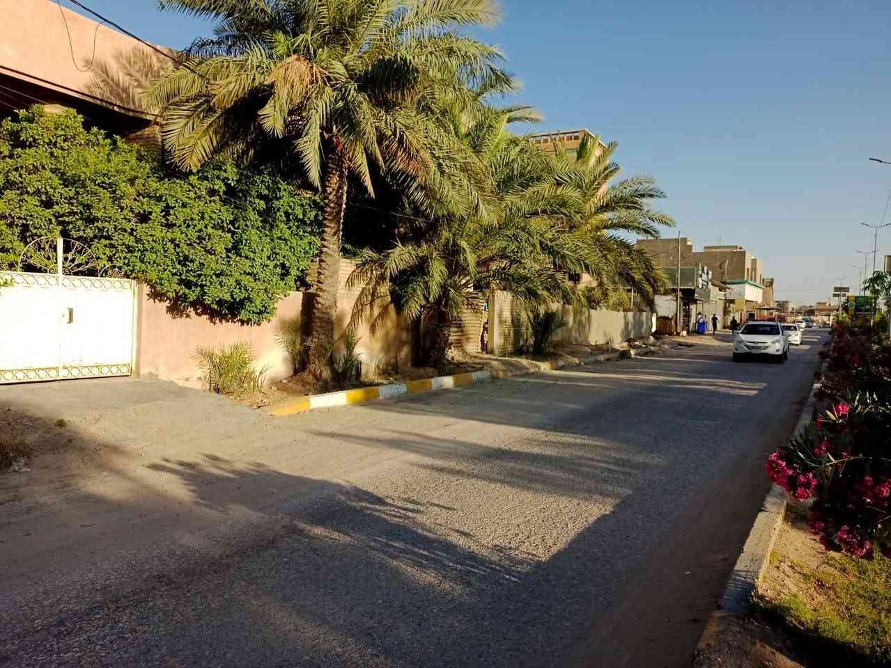 مساحة الدار بالسند  297   م٢
واقع الحال  المساحة  310  م٢

طابقين 
الطابق الارضي  
استقبال  + ٢ غرفة نوم + مجمع صحي + مطبخ + هول 

الطابق الاول 
٤ غرف نوم  + مجمع صحي + هول 

حلة / الاسكان الاولى قرب مستشفى الحلة الجراحي العام 
على الشارع الرابط بين محطة الطاقة والمستشفى 

للتواصل 

***********

***********
