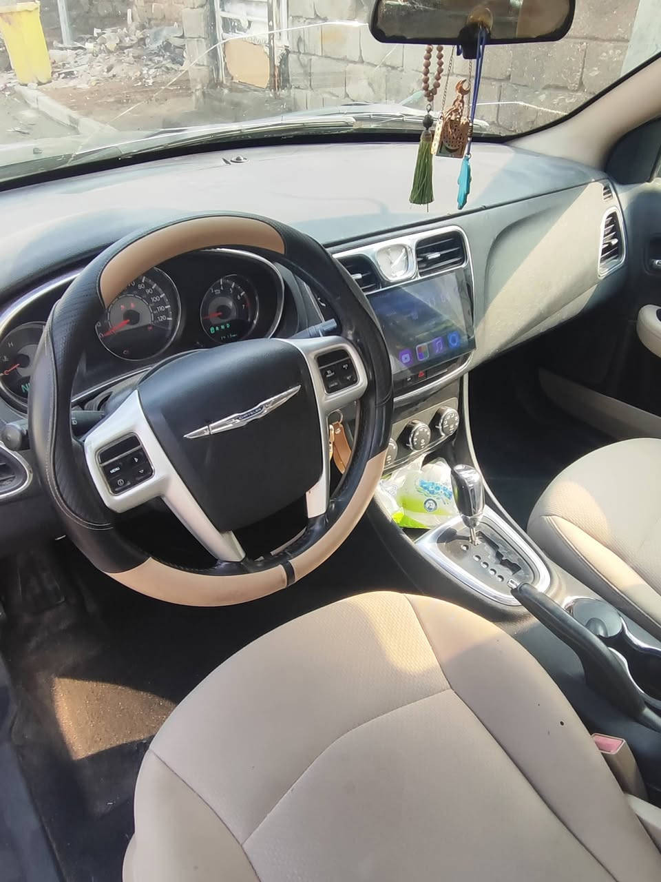 c200موديل  2013
السيارة كلشي بية شغال 
كشنات كهرباء
لدات  زنون 
تبريد. ثلج 
كير مكينة كفالة 
سنوية 2028 تحويل ثاني يوم 
شاشة وكامرة 

جراد قليل بل بنيد.   والقمارة 
سيارة نضيفة وخير من الله 
المكان  البصرة 
الرقم ***********
