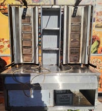 غراض مطعم للبيع الاستفسار على الرقم ٠٧٧٢٦٨٩٥٦٢٢