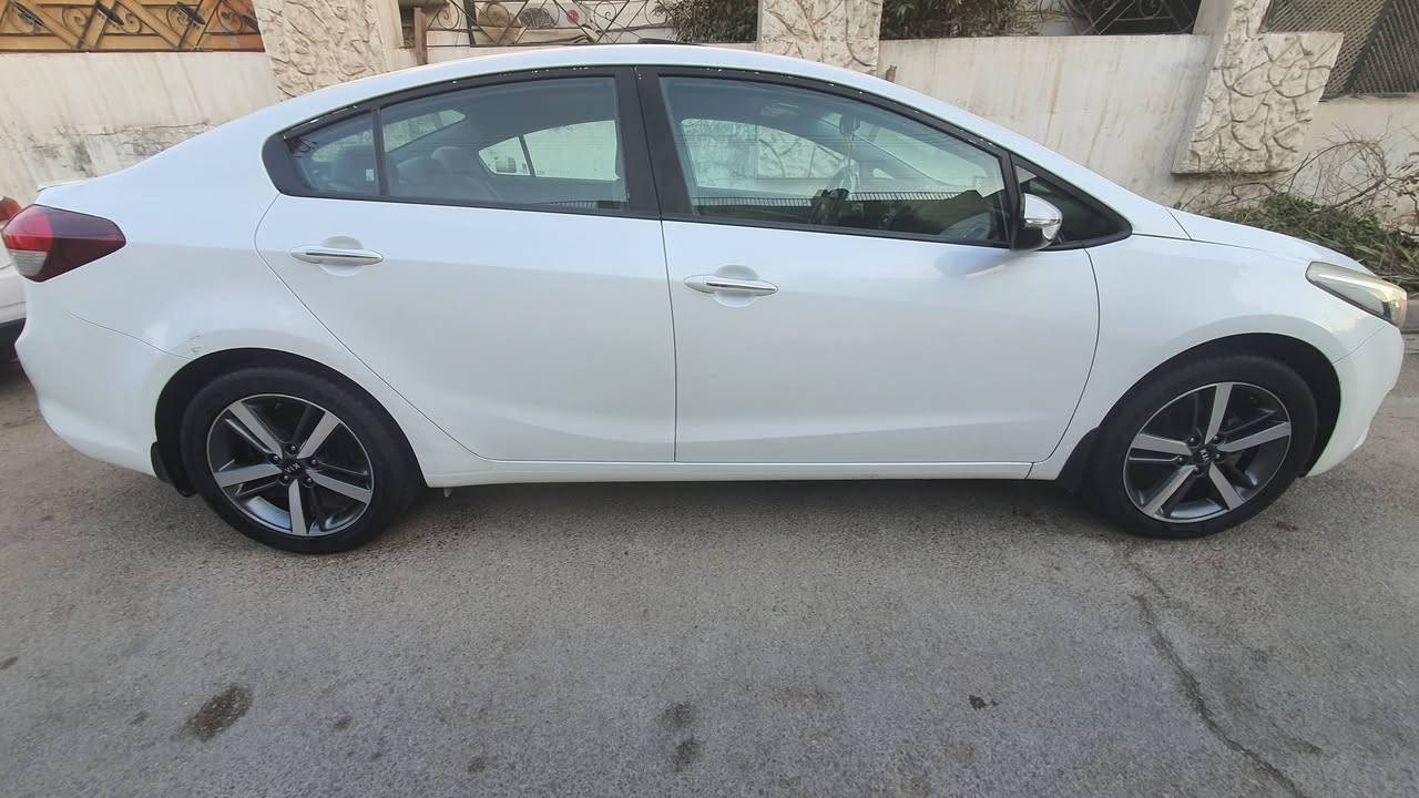 سياره سيراتو موديل2018خليجي مكفوله سياره جديده تخم تايرات دوشمه بل كامل حته صندوك سبير منازل موصفات محرك 200دوش تبريد قطعتين فتحه سقف حساسات خلفي مامي مري شفط صدر خلفي امامي كله جديد باتري جديد سنويه29(***********
