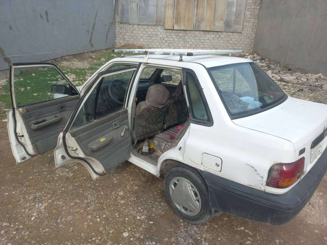 الموقع: الموصل – الجانب الأيمن / مشيرفة
السيارة بحالة جيدة وجاهزة للفحص بيها كابون بانزين 
السعر و للتواصل: ***********
