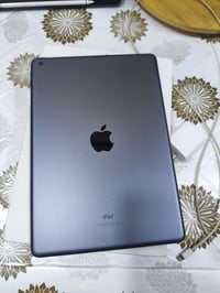 ايباد 9 ذاكره 64 جهاز جديد غراضه كامله شاحن وكيبل سعره 260الف هاذ رقمي...