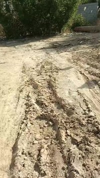 للبيع 300 متر 25 متر قطعتين وحده بصفحه 300 مسح 07825581571