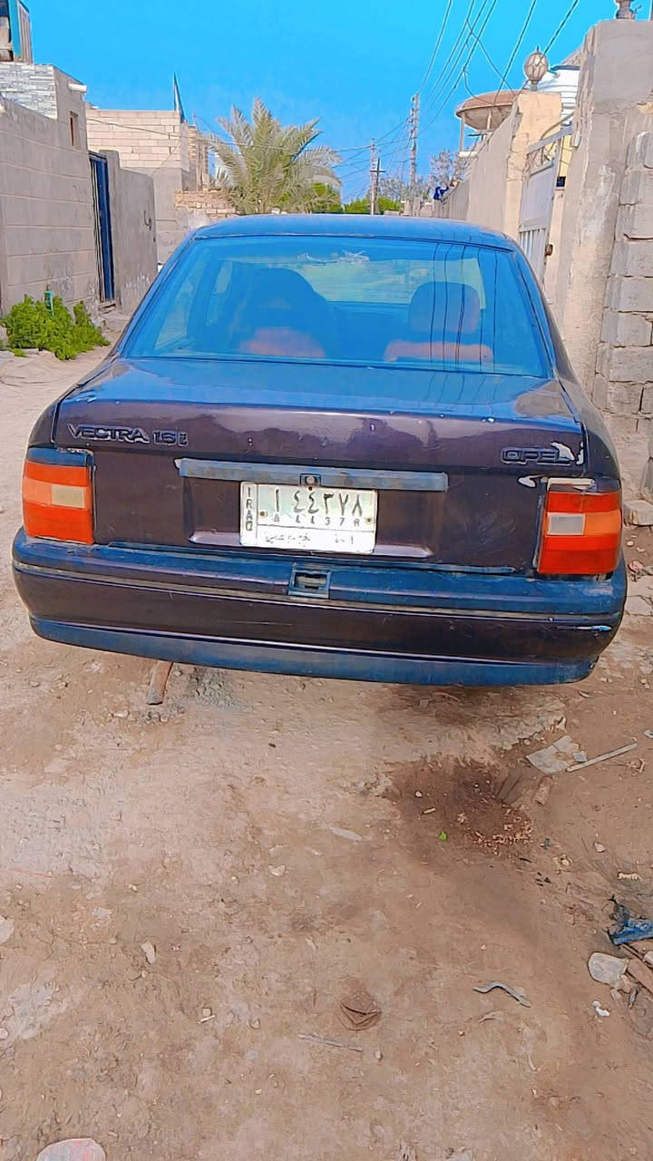 اوبل فكترا للبيع سياره حداديه جديد كير جديد مكينته بس خيط بخار السياره جديد  السعر 25ورقة وبيه مجال الاستفسار على الرقم ***********
