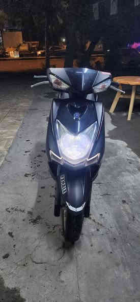 سلام عليكم دراجة سكنز شمعة ياباني مكفولة كفالة عامة مابيه اي نقص محرك كلجات واحد عله واحد سعر دراجه 14 ونص وبيه مجال بسيط حك جية اخوان دراجه مكفوله واخت جديدة  لحد يكلي شبيه شراي يتصل أو يدخل خاص رقم الهاتف ***********العنوان بغداد الأعظمية تحياتي للجميع
