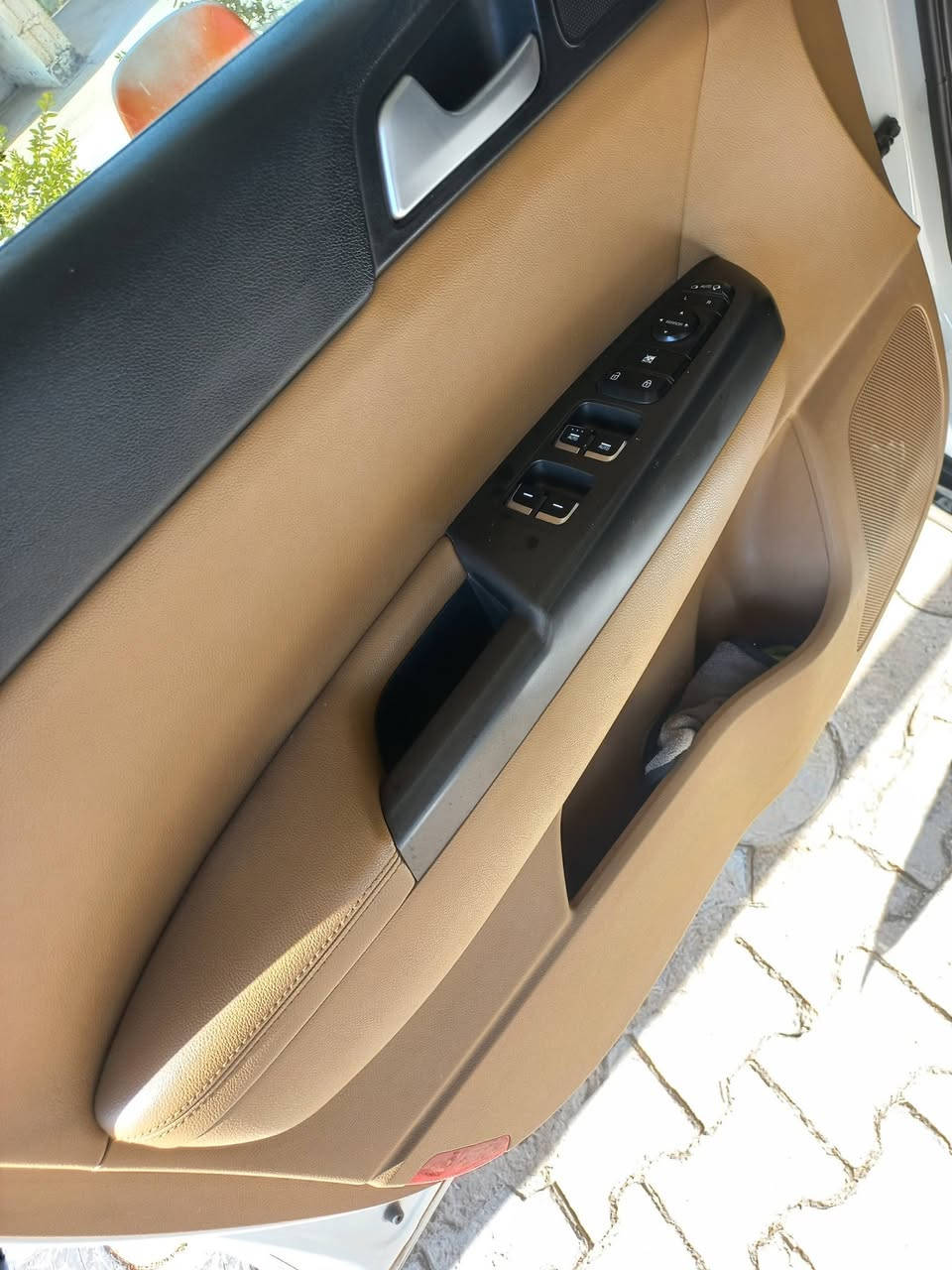 سبورتج خليجي 21 حادث كدامكم بدون دواخل
مواصفات فقط بلا فتحه رقم اربيل بأسمي تحويل مباشر سياره جاهزه من كلشي مابيها اي نقص 
حساسات أمامي خلفي 
كامره دواره 
تبريد بيانو 
شاشه كبيره 
لايت اوتو 
ماسحات اوتو 
كشنات كهرباء 
3 أنظمة قياده 
تبريد تدفئة منفصله 
ماشيه 124الف كيلو متر 
السعر 188 وبيها مجال 
المكان ابو غريب او عامريه 
الأتصال ***********
