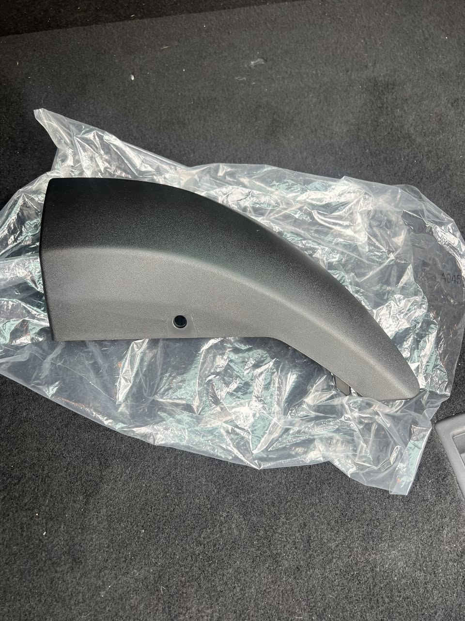 السلام عليكم
زعانف دعامية امامية جهة الراكب ( اليمين ) 
اخذتها جديدة و اصلية و اني محتاج جهة اليسار و وصلتلي جهة اليمين للبيع ب 60 الف مكاني كركوك


**إذا كنت صاحب هذا الإعلان وتريد حذفه لأي سبب، رجاءا أرسل رسالة إلى الدعم الفني**