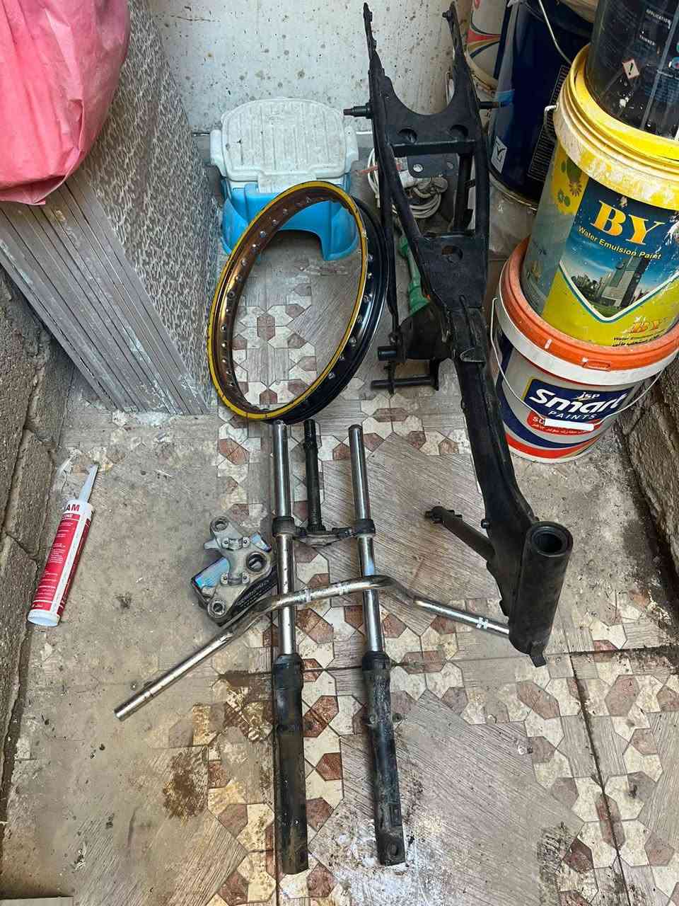 للبيع شاصي شلامجه ادوات وطوك خلفي ذهبي فافون وسكان ودصدر كدام كامل سعر ١٧٥ بيهن مجال مكاني بصره ابو الخصيب ***********
