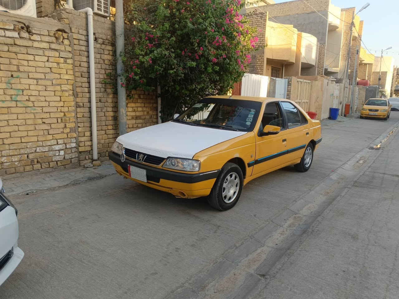 سلام عليكم سياره بيجو 405 موديل 2015 سياره لا ضربه لا صبغ تخم تاير جديد دوشمه جديده رقم واسط تحويل ثاني يوم سياره محركه بيه خيط بخار تبريد عوزه فقط غاز بكاني كوت بيع او مراوس سعر.28 بيه مجال ***********
