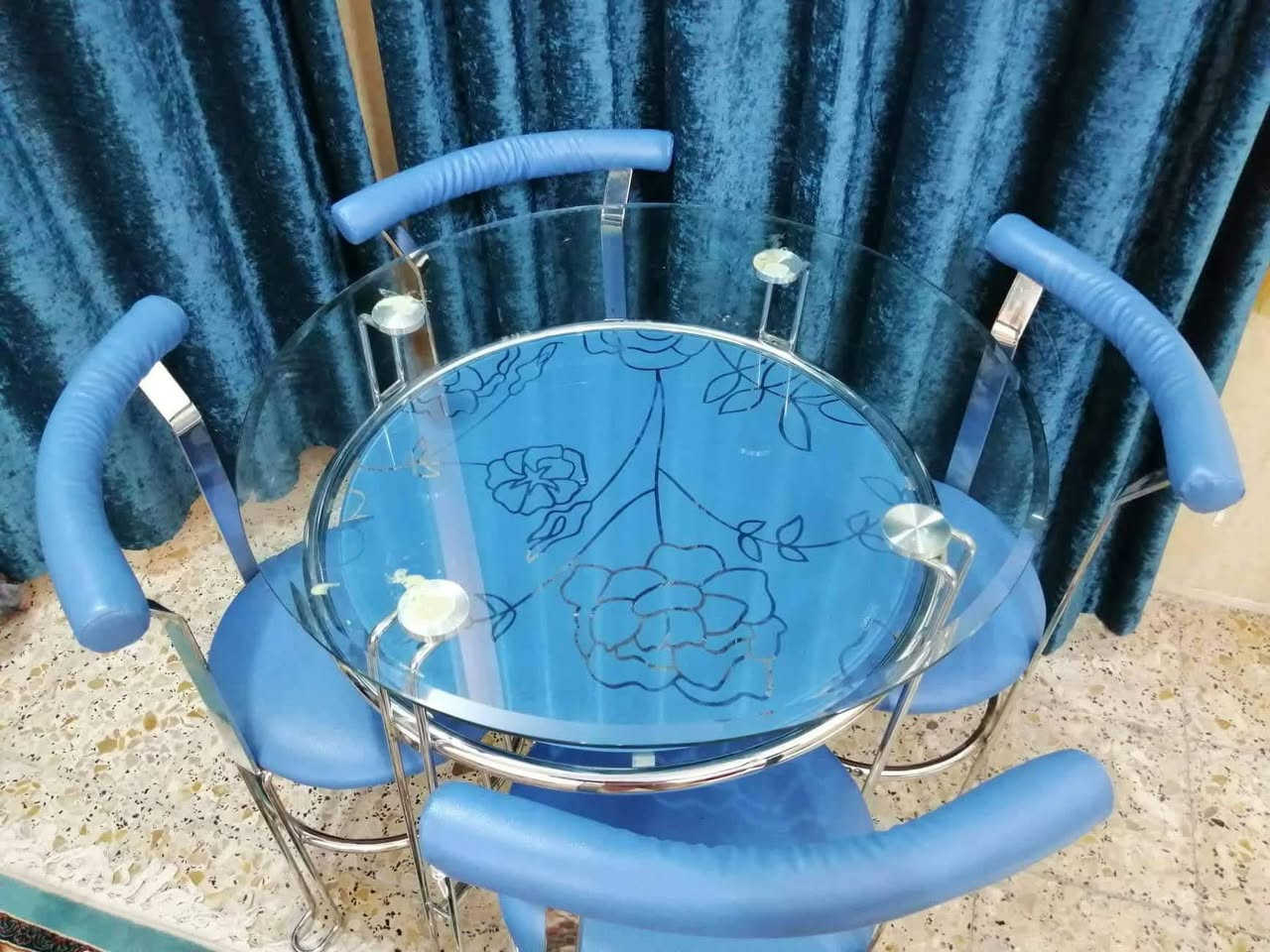 نص تخم قنفات و ميز طعام ومكنسه كهربائية مستخدمات  للبيع


**إذا كنت صاحب هذا الإعلان وتريد حذفه لأي سبب، رجاءا أرسل رسالة إلى الدعم الفني**