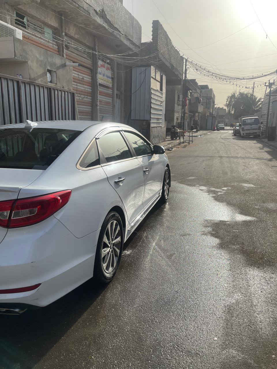 السلام عليكم سوناته 17 أمريكي مواصفات السيارة فول بصمه كشنات جلد كهربائي. مبدل بيهه الباب الوره السايق  مكينه 2400. ***********
