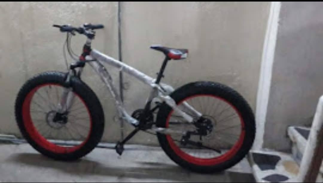 باسكلات للبيع جديد متوفر جميع الاحجام الاستفسار***********واتساب يوجد توصيل جميع المحافظات 
https://www.facebook.com/61562564591516/posts/122137666772418819/
