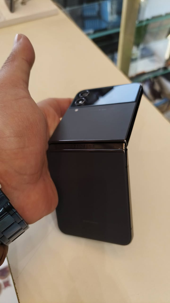 السلام عليكم جهاز سامسونك zflip4
الجهاز نظيف مداخل صيانة فقط باقي اثر مال لاسقة يوڤي
مماثرة على الجهاز وشغال ميلة بلمية السعر ٢٨٠
العنوان ديالى المقدادية رقم تليفون ***********

