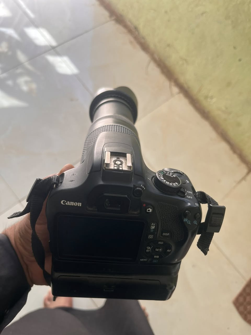 كأمره كانون 1200 نضافه فول زوم رياضي 300 .كيبل وشاحنه.وكيبل سحب صور ورام ٦٤ واستاني احادي وقبق زوم سعر خاص أو اتصال على هذا رقم واتساب ***********
