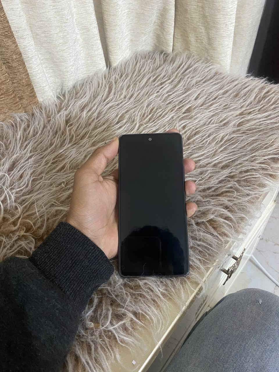 سامسونك 53a ذاكره ٢٥٦ فايف جي الجهاز مضيف مكفول كفاله عامه جهاز يشغل ٦٠فريمً بوبجي  مكفول من صيانه السعر ١٨٠ويي مجال حك جيه ***********
