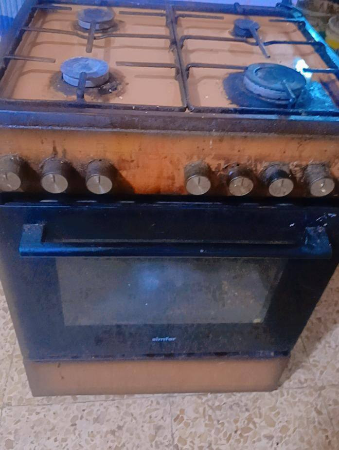 المكيف ٣٠٠ والمبرده ٧٥ والطاعه ٢٠٠ والتنور٣٠ اتصال ***********
