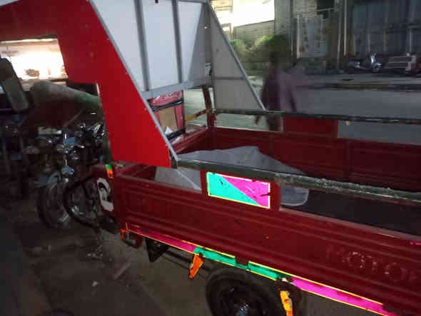 السلام وعليكم عندي ستوته لبيع موديل 16 مكفوله محرك مامفتوح بس من عده الكلاجات السعر 1250 وبيه مجال مكان كربلاء  حي العسكري قرب جامع ال عمران   متواجد فيس وهاذي رقمي ***********
