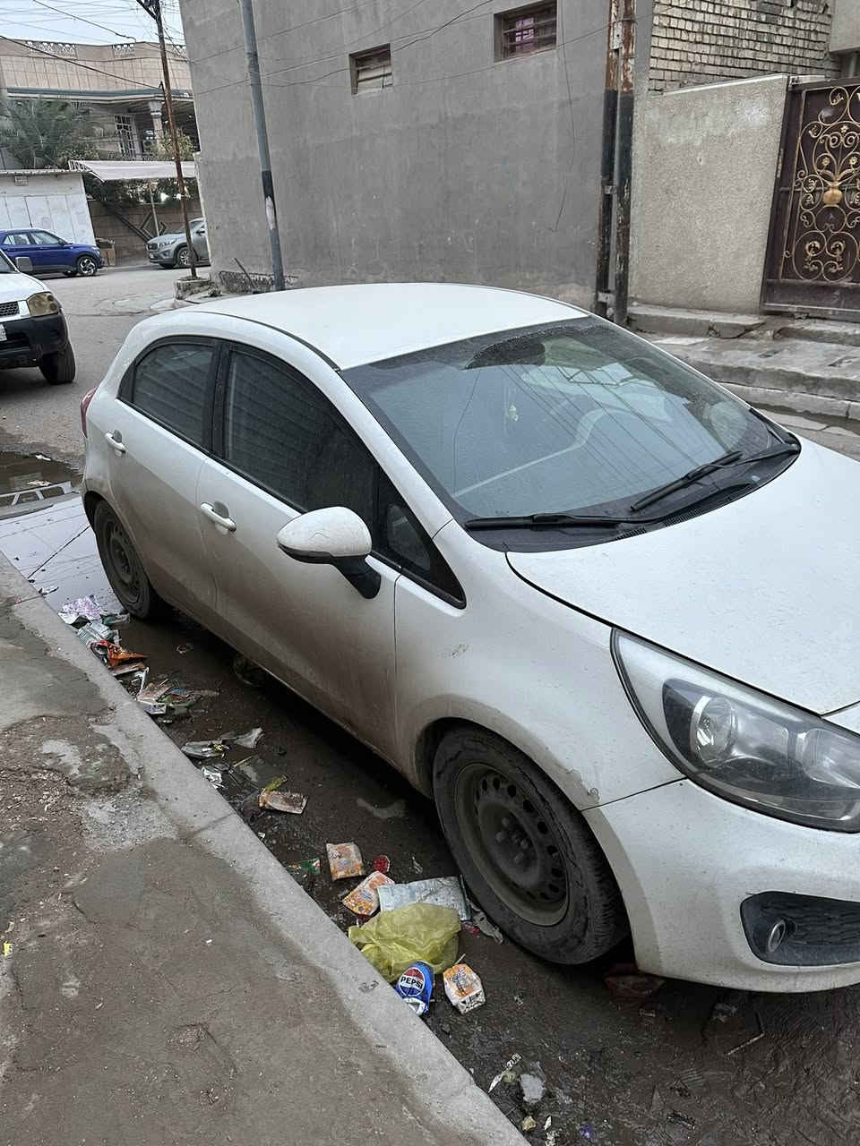 🔹 الموديل: 2014
🔹 المنشأ: خليجي
🔹 المحرك: 4 سلندر
🔹 سعة المحرك: 1.4L
🔹 الكير: أوتوماتيك
🔹 الوقود: بنزين
🔹 الدفع: أمامي

✨ المواصفات:
✔️ مكيف شغال
✔️ زجاج كهرباء
✔️ مرايا كهرباء
✔️ شاشة + بلوتوث
✔️ تحكم من الدركسون
✔️ وسائد هوائية
✔️ ABS
✔️ مقاعد قماش
✔️ دبة خلفية واسعة (هاتشباك)

🛠 الحالة:

 • السيارة شغالة يومي
 • المحرك والكير  بحالة جيدة جدا
 • تحتاج تنظيف وتجميل خفيف من الخارج

📍 الموقع: العراق بغداد حي الاعلام
💰 السعر: 75 ورقة


**إذا كنت صاحب هذا الإعلان وتريد حذفه لأي سبب، رجاءا أرسل رسالة إلى الدعم الفني**