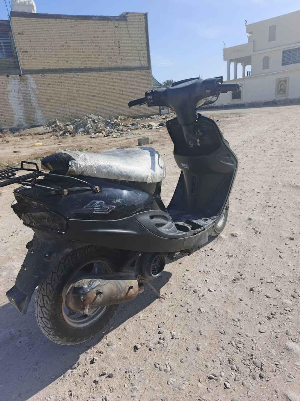 السلام عليكم دراجه بيجي 9 زروف سرعه 60 الدراجه شغاله هندر واحد كفرات بلاديه دبلات  الامامي والخلفي تايرات جدد مكينه ممفتوحه بلاديه العداد شغال نقصها باتري سعرها 200 وبيها مجال مكاني بغداد التاجي منطقة ابو الجدايل ***********
