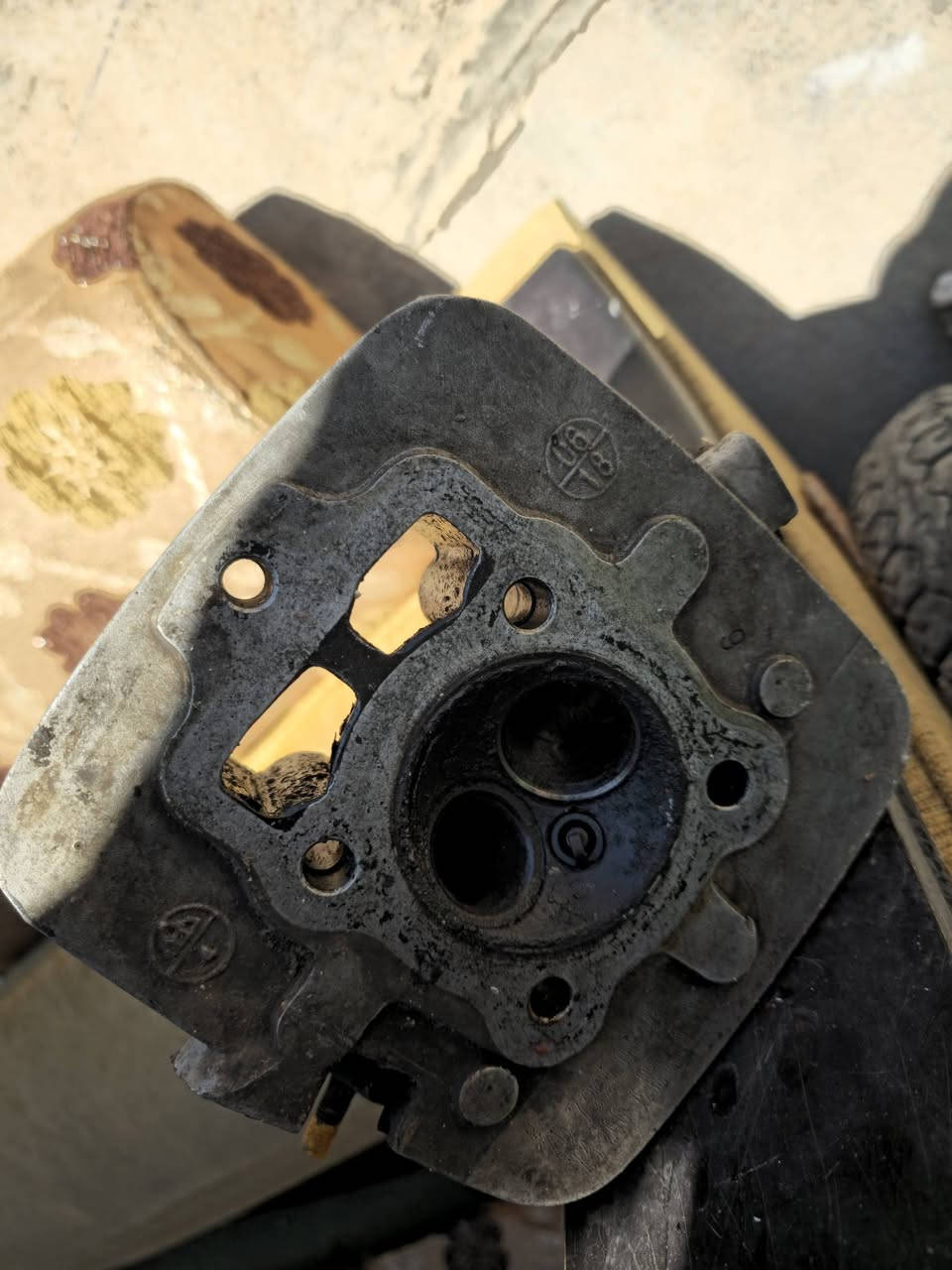 غراض للبيع كلمن وسعره ويل نامه بلادي بس مفطور مكان بونبرن اطيك ويه بطيخه اتبدله انت  و طبله بريك خلفي هيه و بانز جديده و كور ستوته ١٥٠.  تانكي نامه  ويل كب خلفي 

مكاني خانقين شراي اتصل رقمي ***********
