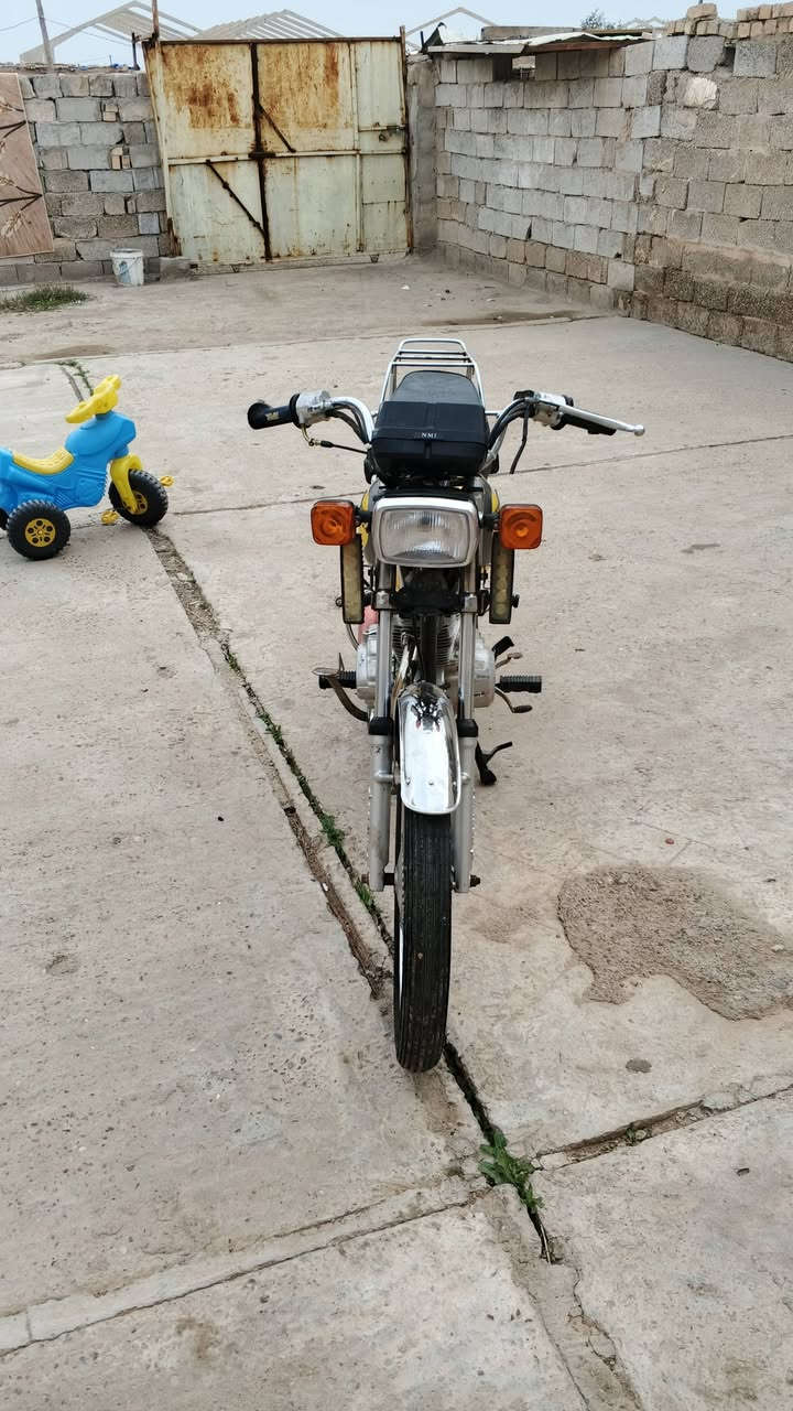 سلام عليكم تايكر للبيع موديل 2020
ورقه كارتونيه كهربائياته كله شغاله محرك  مبدل بستم
شرط شلعه ومعدل صلنصه ربع تخم تاير السعر 350وبي مجال قليل ‏‪مكاني خالص ***********
