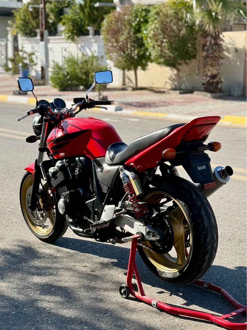 سلام عليكم للبيع 
سيبي فور جيل ثاني
موديل 2006
دراجه شحن بعدة صفر 📦
مكفوله كفاله عامه نكره سلف بكل وقت
دراجه جديده بمعنه الكليمه احلا من صور ❤️
أوراق موجود 
سعر 23 بيهه مجال للشراي 
مكاني كركوك 

***********📞
***********📞 كركوك, العراق
