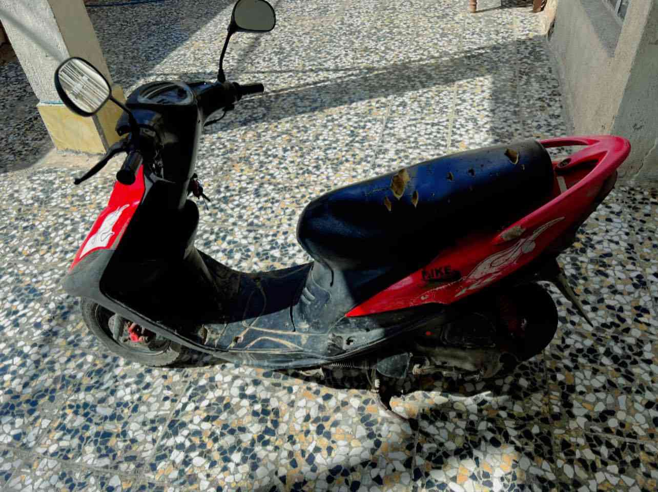 السلام عليكم (دراجه ماكس عدله 120  رقم واحد بلاديه )للبيع مكينه ناعمه خير من الله لاتبخير لاصوت عالي لاطكه بيهه 
نواقص بسيطه .
( لايت مالتهه موجود عندي وشعال فتحته وتعاجزت اشده ) 
سعر البيع 375 وبيهه مجال بسيط 

هاتف  ***********  واتساب 
مكان الحسينيه
