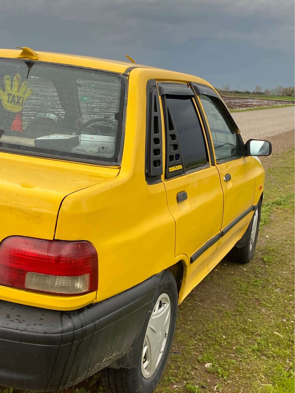 سایپاـــ2010 سەنەوی   گێڕو مەكینە بە شەرتی 10 فیتەر ماڵی كاسپی كامل مەسرەف ساردو گەرم ئیش ئەكات  كارەبای مەزبوت بێ كێشە سپێر و تایەی تازە

*********** شربازهير, السليمانية
