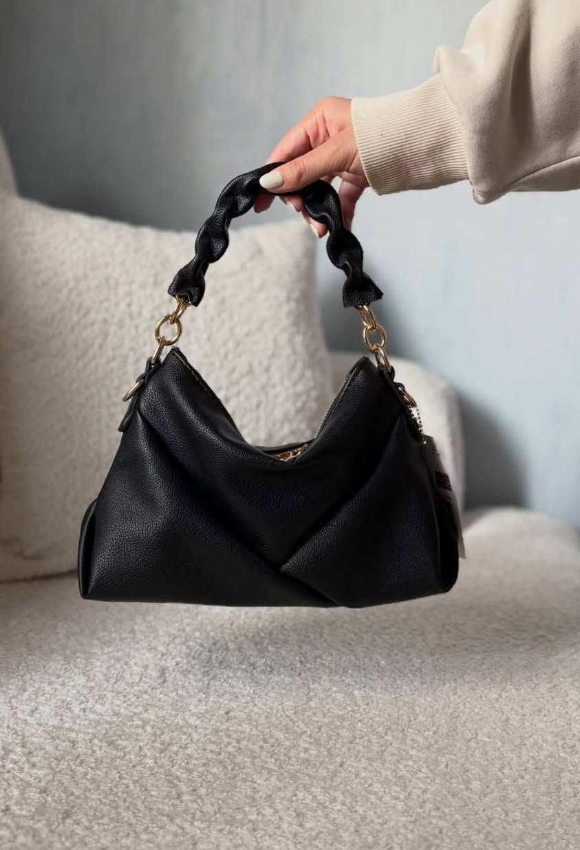 حقيبه نسائيه السعر 6,000


**إذا كنت صاحب هذا الإعلان وتريد حذفه لأي سبب، رجاءا أرسل رسالة إلى الدعم الفني**