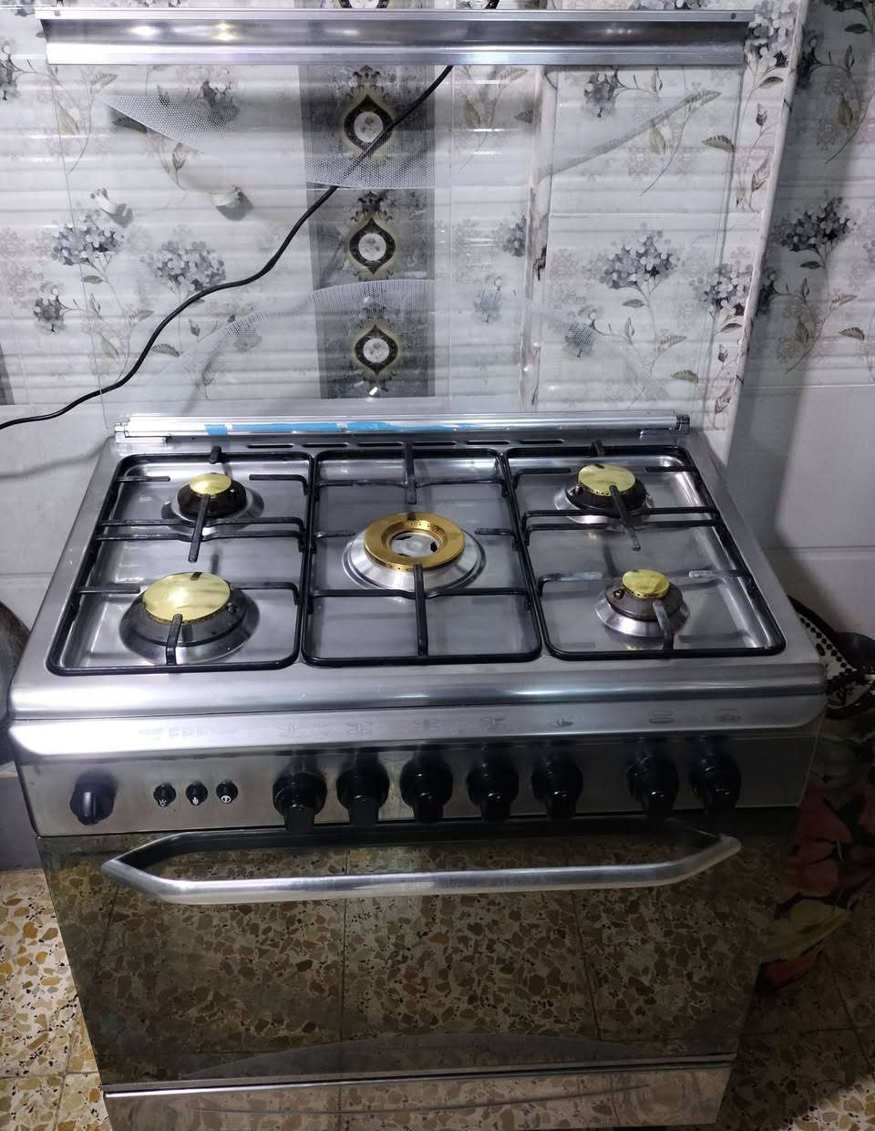 طباخ مصري فرش 
نضيف جدا المكان بغداد الشعب 
واتساب ***********
