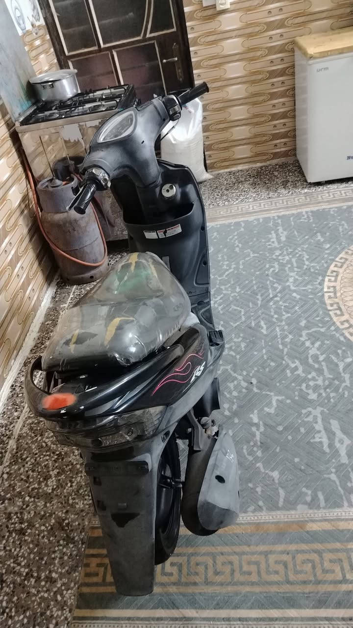 سلام عليكم حبايب دراجة ماكس عدلة بعدهة جديدة كلشي بيهة بلادي دراجة كلهة ختم واحد مكينة بل كارتون الي راغب بل شراء يتفضل *********** مكاني مدينة صدر
