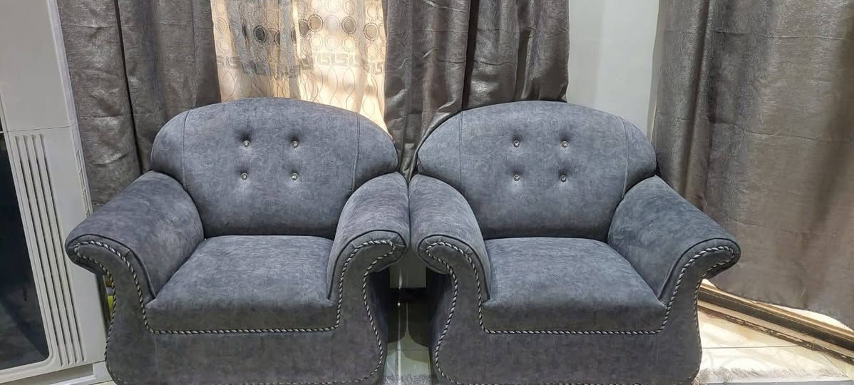 تخم تكمه عراقي ثقيل مو هذه السوكي 12 مقعد للبيع جديد كلش نضيف بعده كلش قوي شراي   تواصل وياي ماسنجر او واتس ***********

