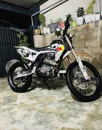 سي ار اكس • ٣٠٠سي سي • موديل ٢٠٢٥