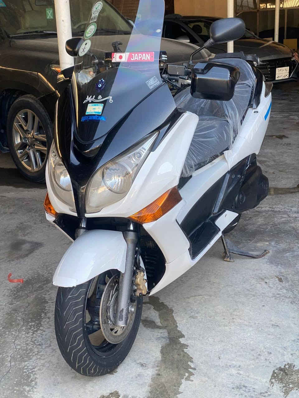 السلام عليكم سلفر ونج 400cc جيتي دراجة مكينة مكفولة  كهربائيات كلهة شغالة مسجل شغال اي بي اس اوفر ماشية تقريبا ٨٠ الف كفرات نضافة ٨٠\١٠٠  السعر ١٩ وبيهة مجالل
مكاني بغداد البياع  
***********
