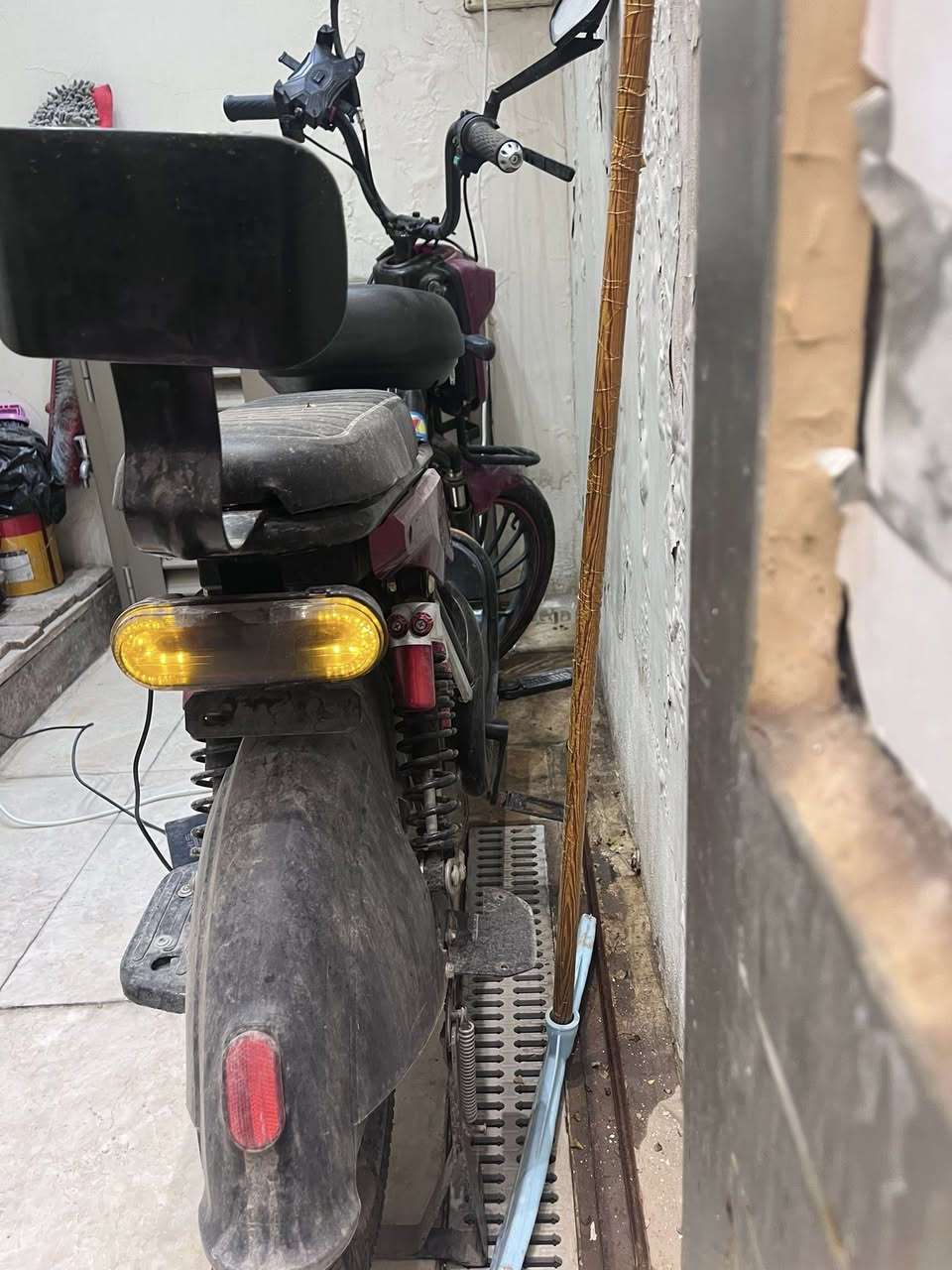 سلام عليكم دراجة شحن للبيع موديل 2025 دراجة شغالة بطاريات حيل نضيفة بس يحتاجلهة ترتيبات السعر خاص أو اتصل ***********موجود واتساب وموجود عادي رجاءً المو شراي لايتصل
