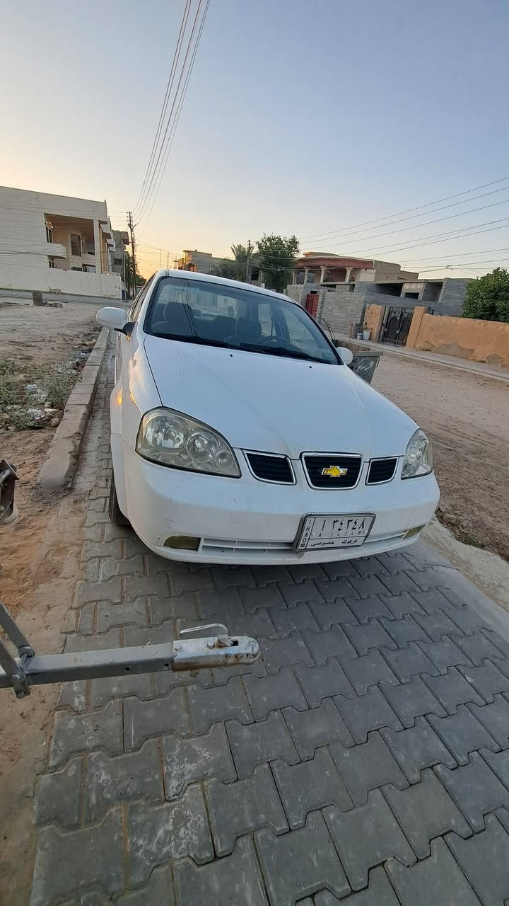 للبيع
اوبتره موديل 2004 
جاهزه تبريد ثلج بيها صبغ 
سعر 63
***********
