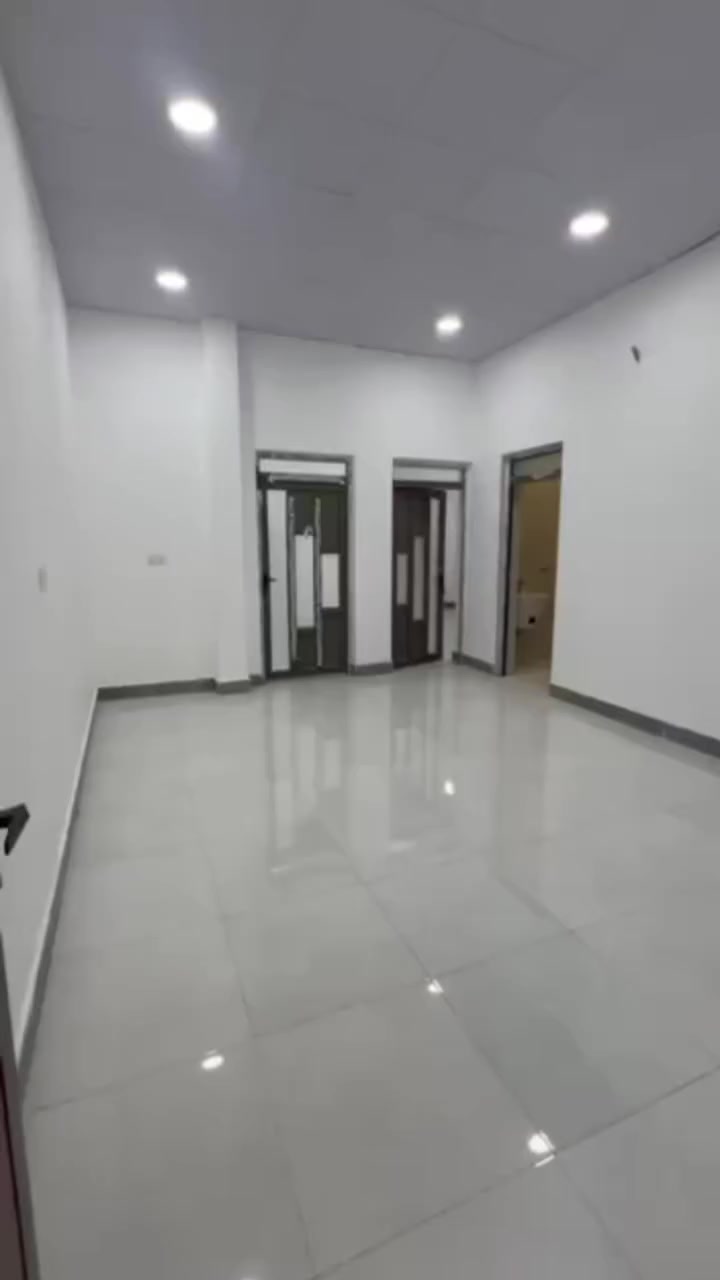 للايجار شقه بحي المهندسين غرفتين وصاله ومطبخ وصحيات طابق اول ايجارها 500متكب الكرار العقار ***********
