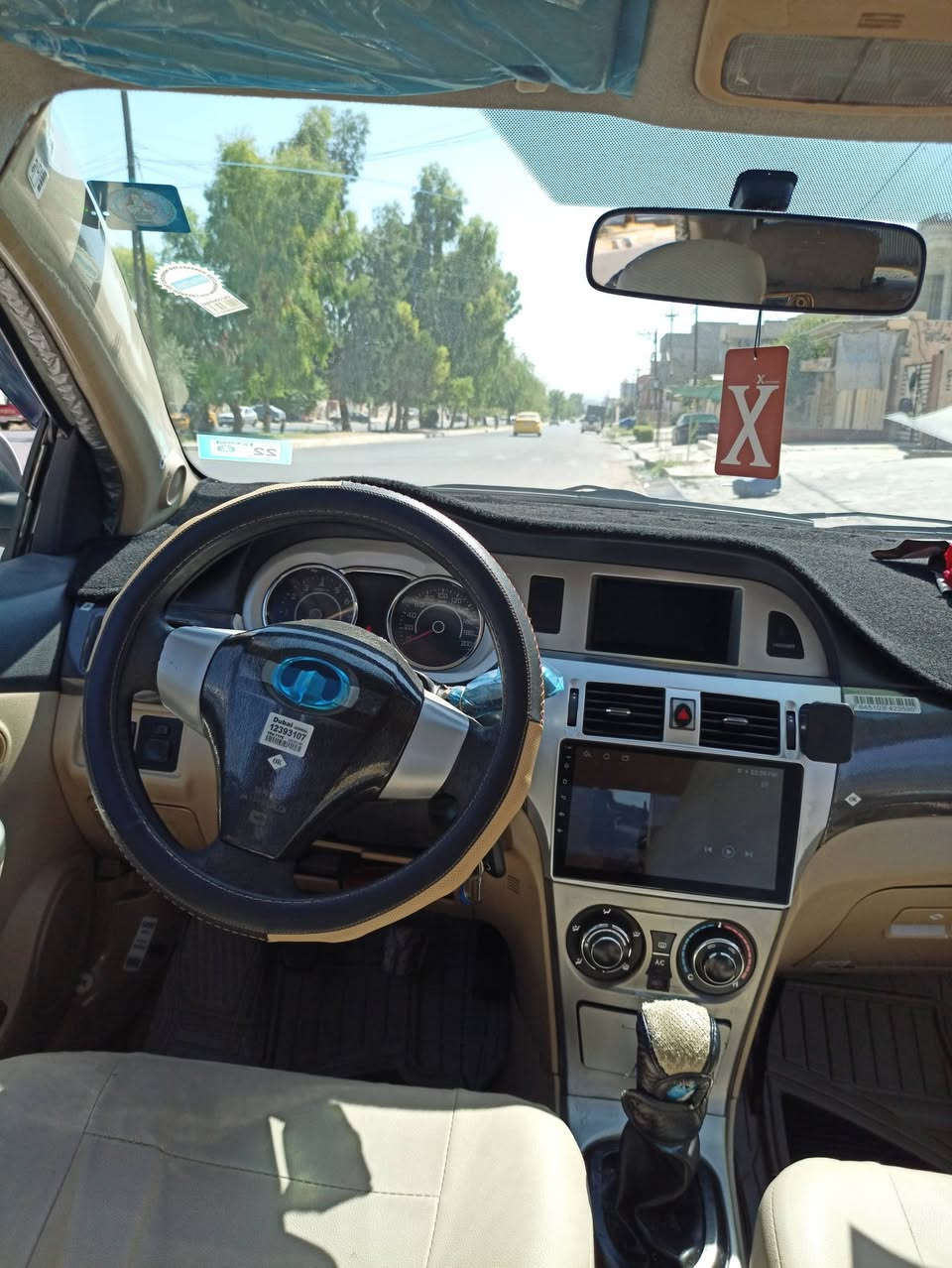 السلام عليكم  
كريت ول للبيع موديل 2011سنويه جديده باسمي سياره نظيفه ومرتبه بيها اشويا صبغ برأس البوند كابون بنزين بيها جامات كهرب تبريد ثلج وباقي السيارة كدام العين مكانها الجانب الأيمن سعرها 55وبيها مجال للتواصل  *********** ***********
