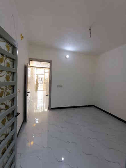 كربلاء قرب مجمع سيد اسماعيل بيت للبيع مساحة 50 متر 
سند 25 قرار محكمة يم عمود ١٤٣ خدمات كامله ماي مجاري كهرباء  السعر 30 مليون و500 الف فقط 
يحتوي على غرفة وصاله ومطبخ و صحيات  طارمه 
ابو يوسف ***********
ابو يوسف ***********
متواجد واتساب ،
