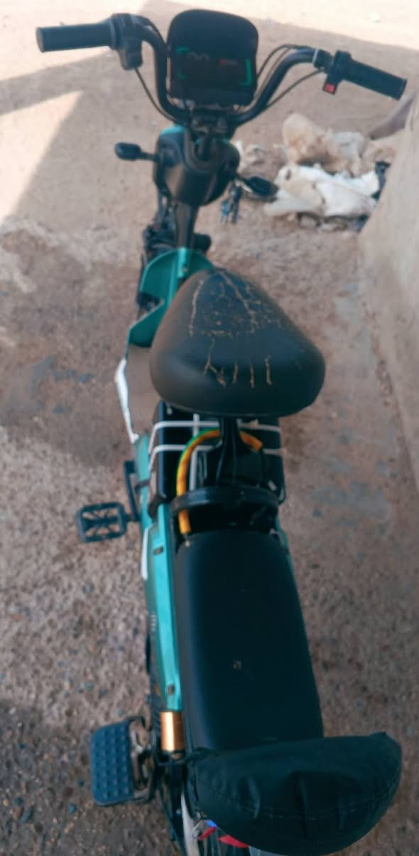 سلام عليكم دراجه شحن مكفوله كشيمابيه مكاني بطاف. بغداد هذه رقم ***********
