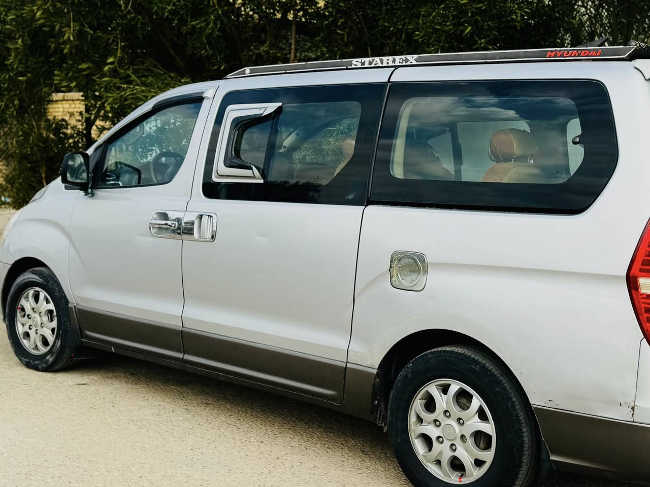 سلام عليكم 
ستاركس للبيع 2008 مفتوح كفاله عامه بدي وبرانكيت قطره خياس 
ماكو ‭

‭0782 710 8055‬
