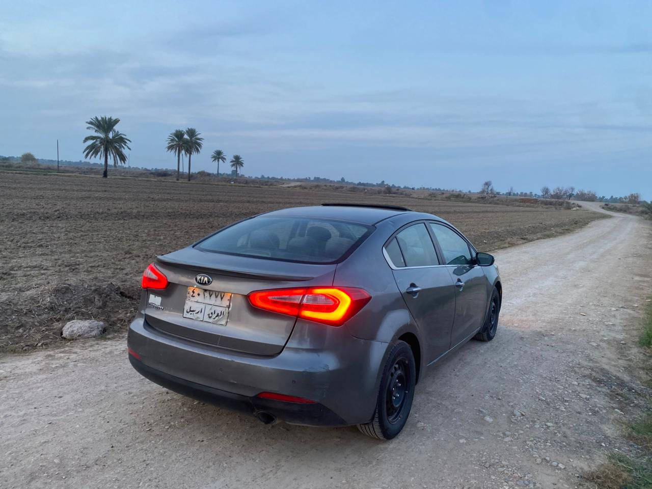 سيراتو موديل 2015
بيه قطعتين صبغ بدون دواخل
السعر 113بيه مجال
مكاني واسط الزبيدية 
***********
