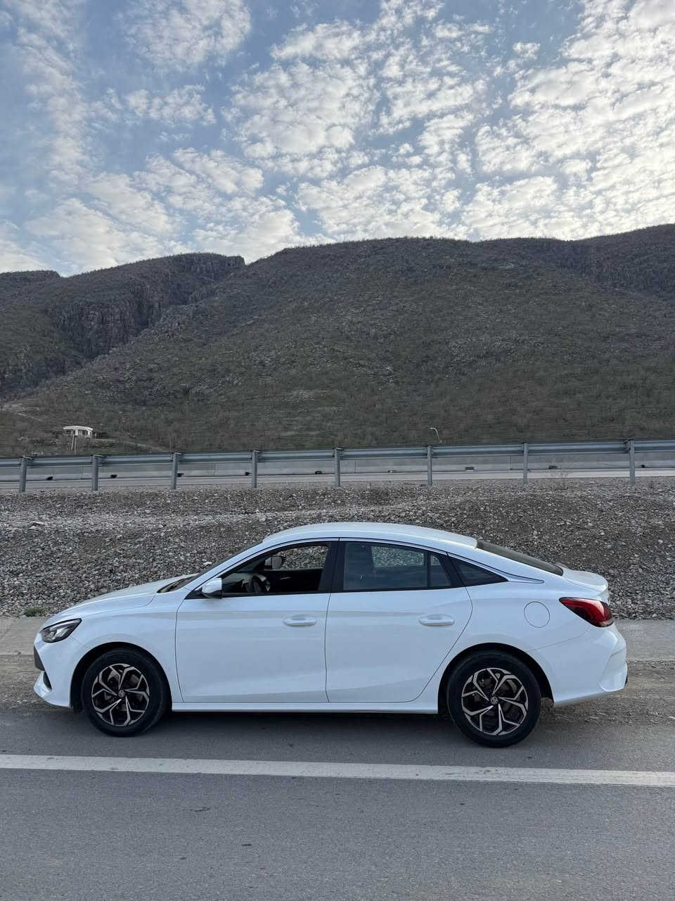 MG GT 2025   19 km. 
سبوخ تحدیل هیج نیە بەس دۆسێ لێخشانکی هەیە سوران, أربيل


**إذا كنت صاحب هذا الإعلان وتريد حذفه لأي سبب، رجاءا أرسل رسالة إلى الدعم الفني**