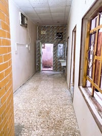 حي ٤٠٠ • غرفتين • شامل ماء وكهرباء